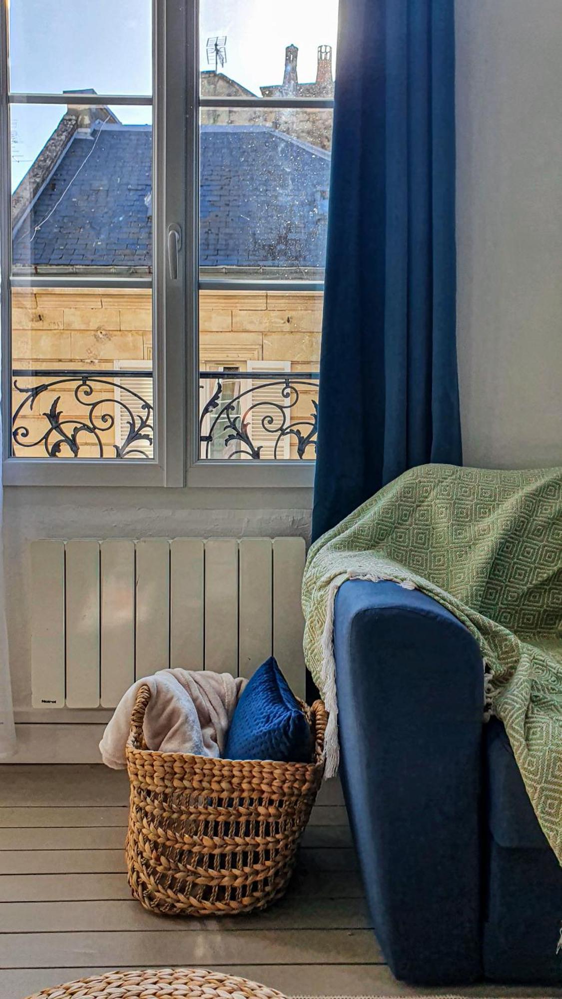 Charming Studio With View Of The Abbaye-Aux-Hommes Caen Room photo